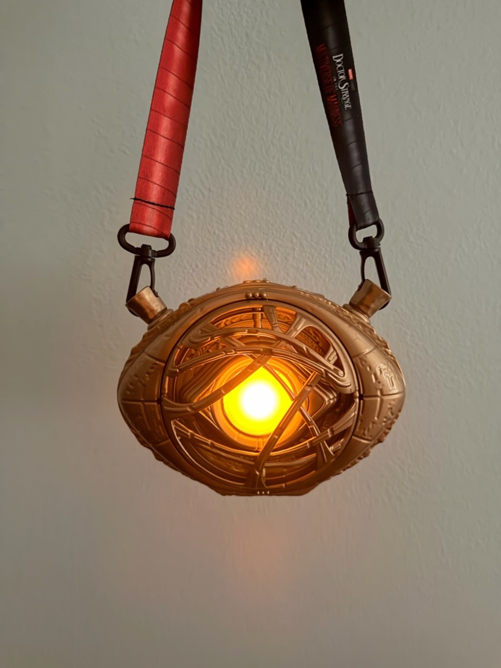 Disney Doctor Strange Eye of Agamotto Light Up Sipper Cup Marvel Avengers